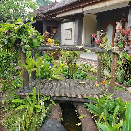 Liyer House Hotel Lodtunduh Exterior photo