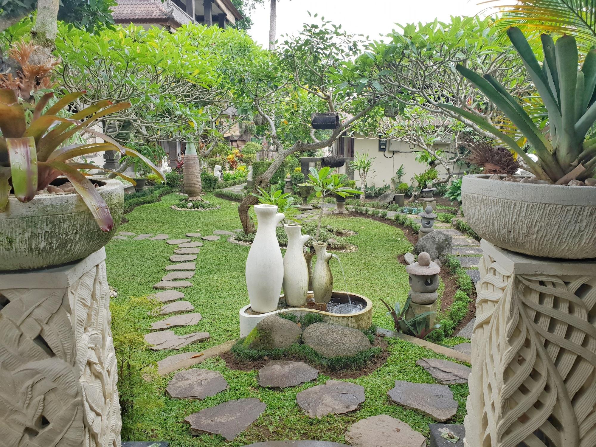 Liyer House Hotel Lodtunduh Exterior photo
