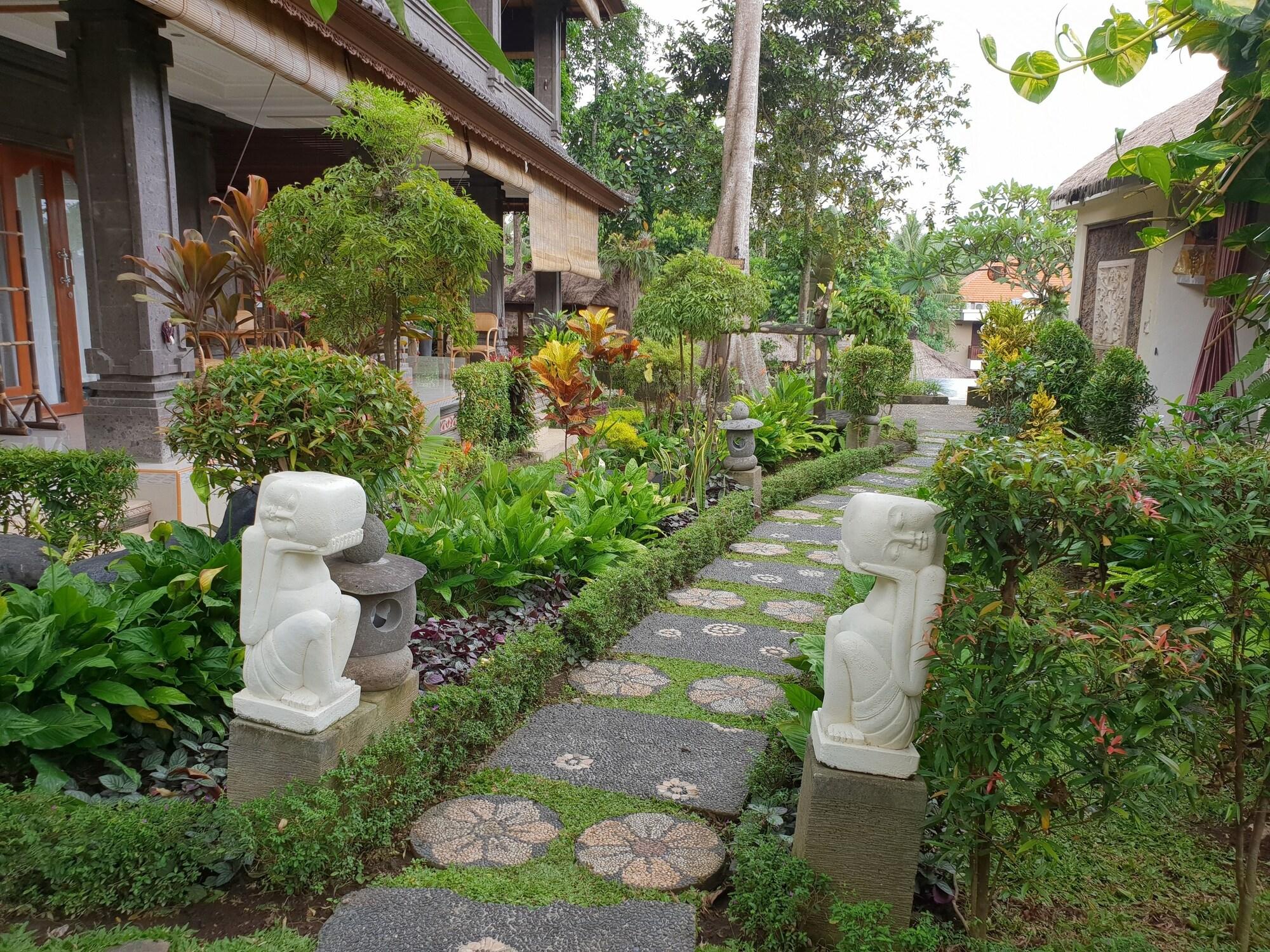 Liyer House Hotel Lodtunduh Exterior photo
